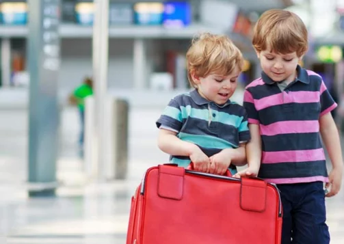 Boys with unaccompanied minor declaration forms